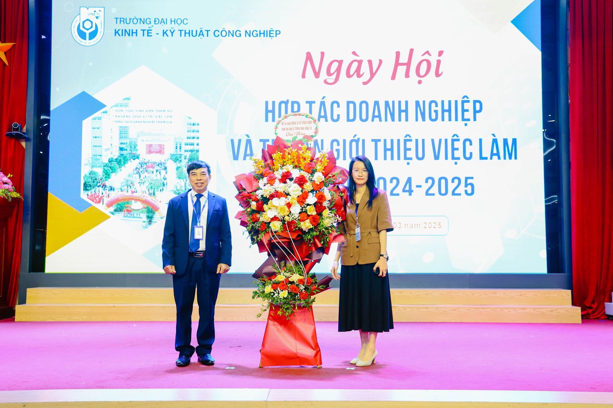 TBT Group gửi tặng lẵng hoa chúc mừng đến Ban tổ chức