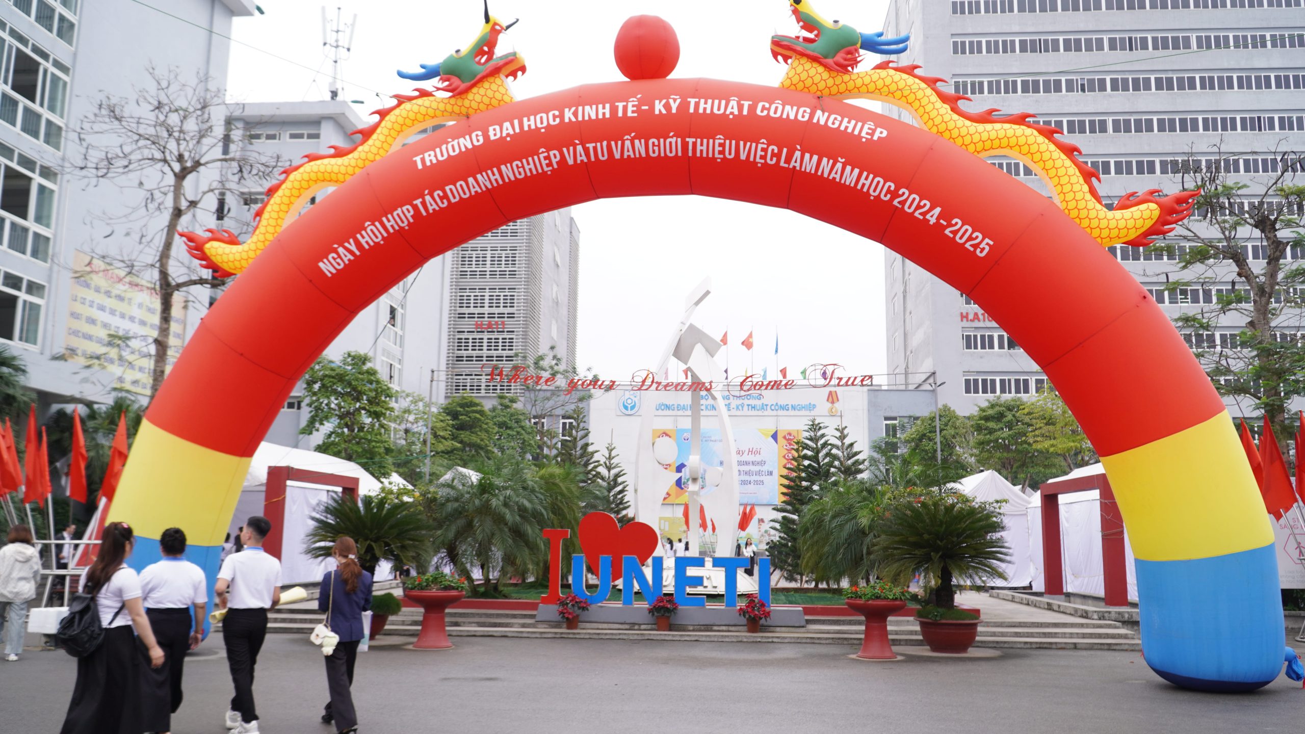 Ngày hội Hợp tác Doanh nghiệp & Tư vấn Việc làm 2024 – 2025 tại UNETI