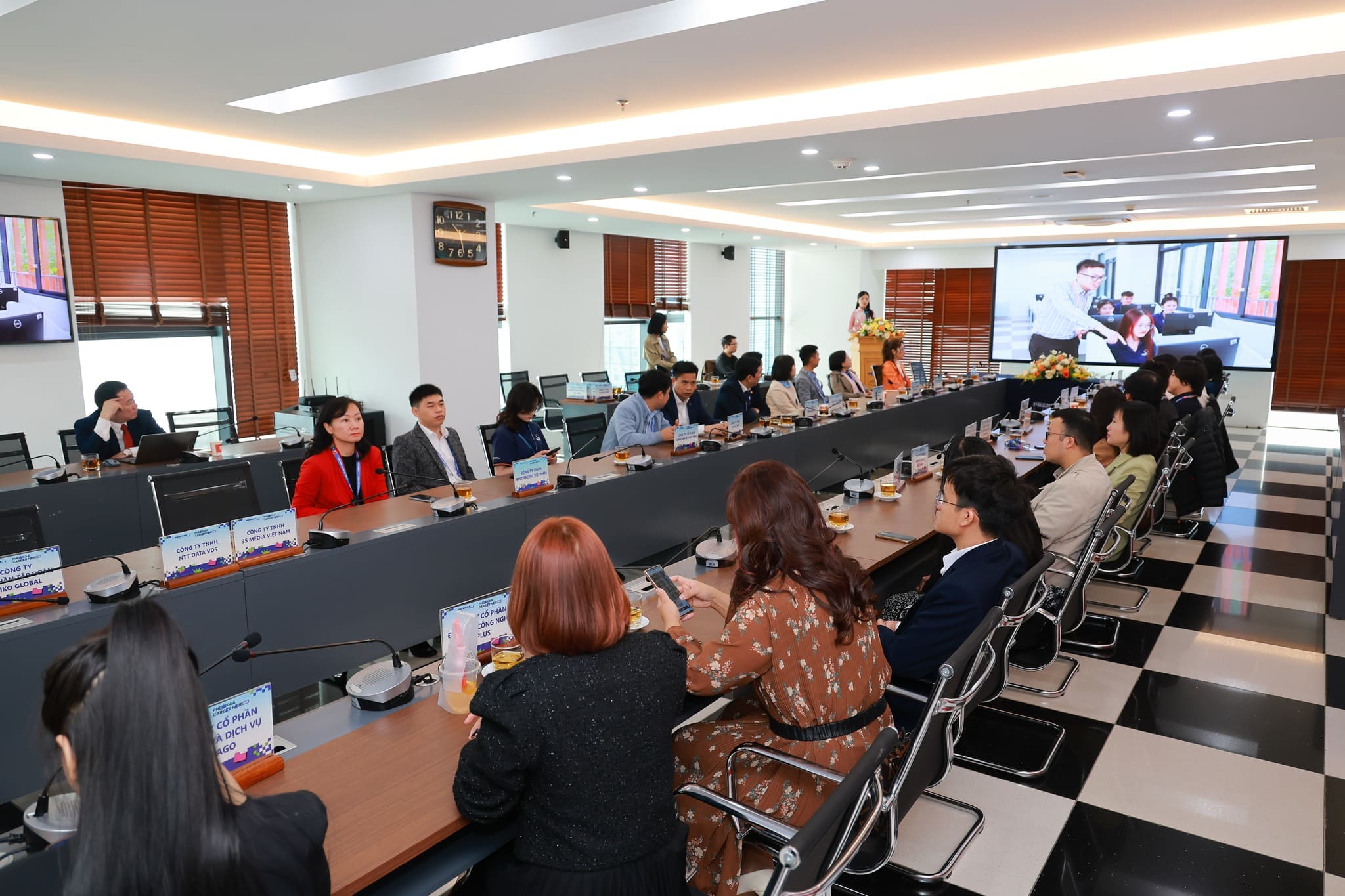 Ngày hội việc làm Phenikaa Career Fair